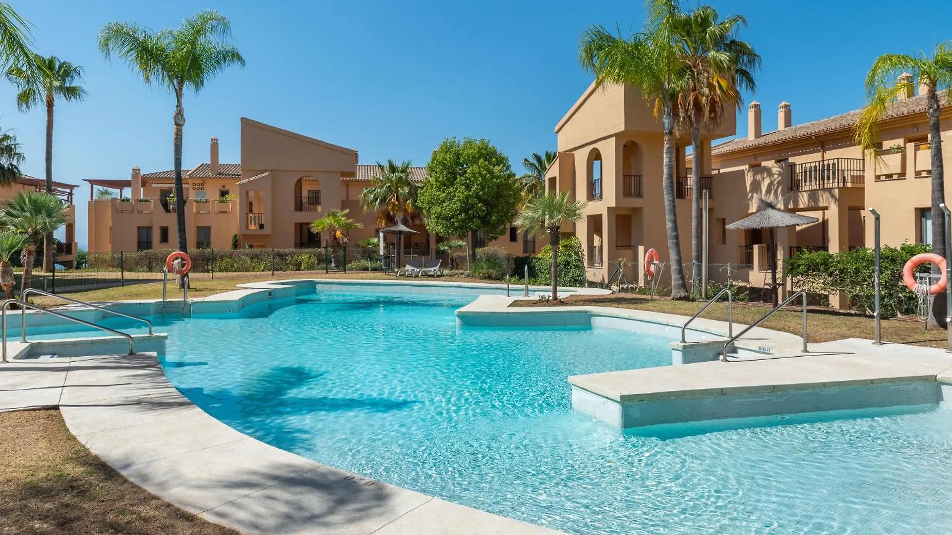 Bright 3-Bedroom With Sunset Views Estepona 0*,