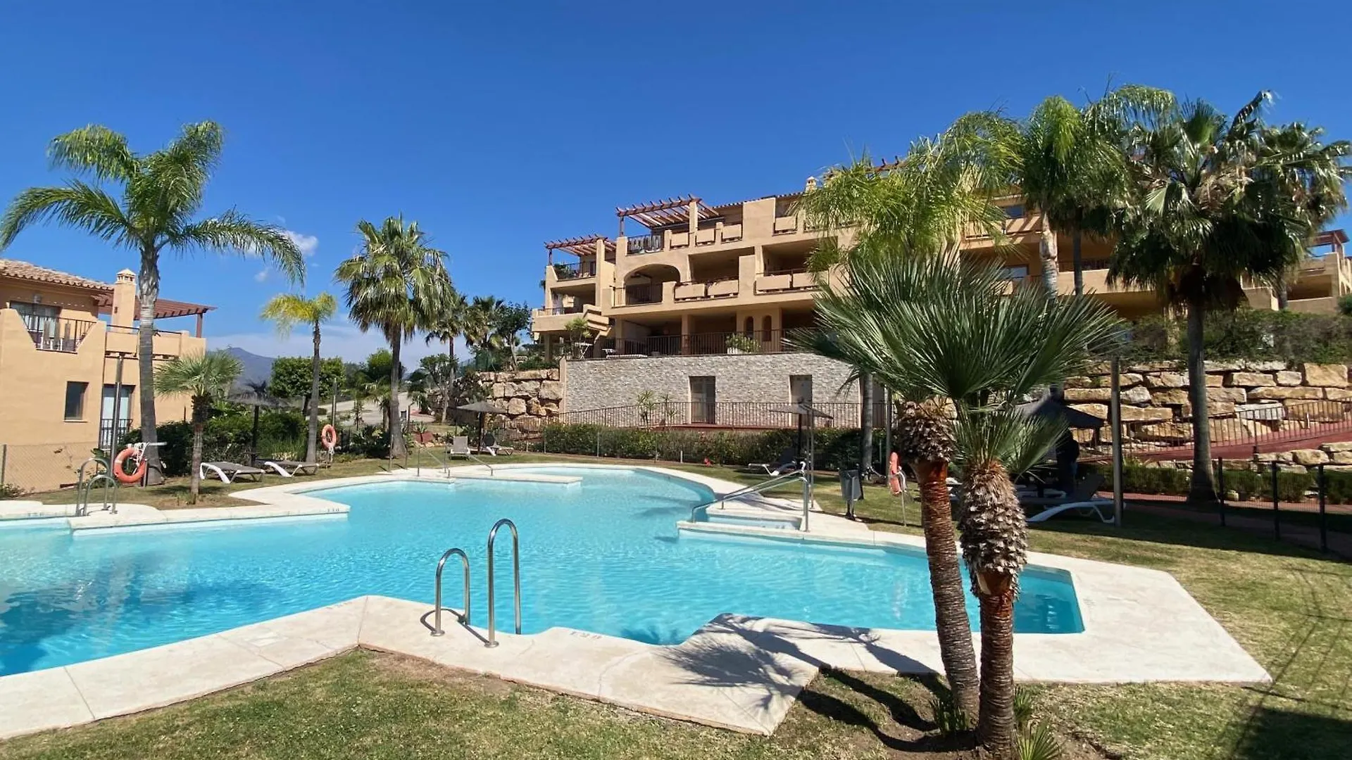 Bright 3-Bedroom With Sunset Views Estepona 0*,  Španělsko